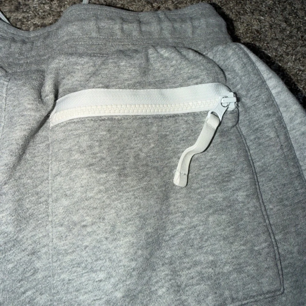 Nike Air Mens Grey Colorblock Fleece Joggers Sweatpants Medium Zipper Pocket
